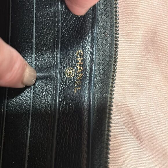 Chanel Camellia Zip around wallet - Picture 3 of 6